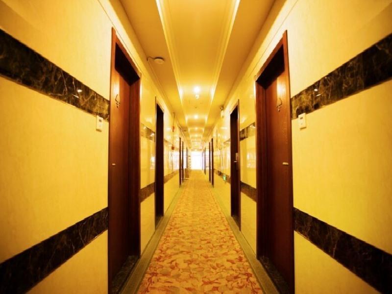 Greentree Baoshan District Gongfu New Village Metro Station Express Shanghai